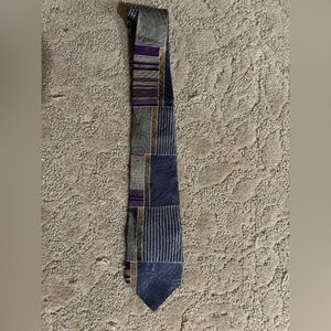 Vintage Geometric Patterned Tie in Purple and Gray